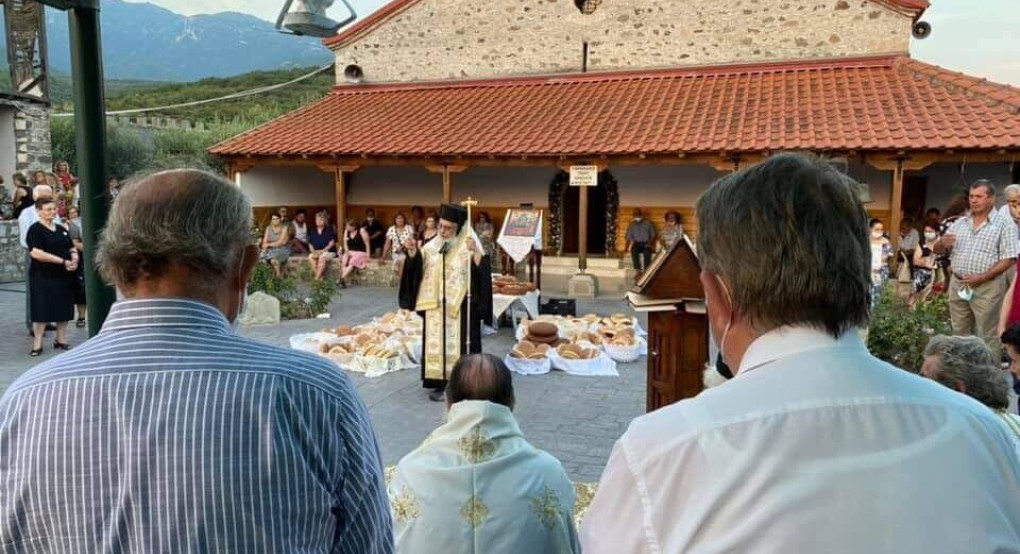 Στη Λάκα ο Μητροπολίτης μας 