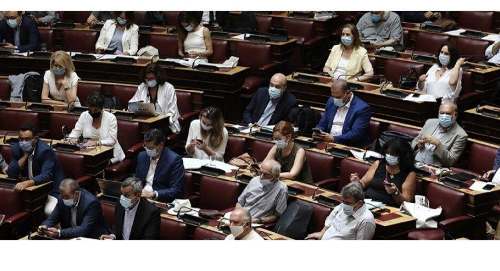 Πέρασε το φορολογικό νομοσχέδιο 