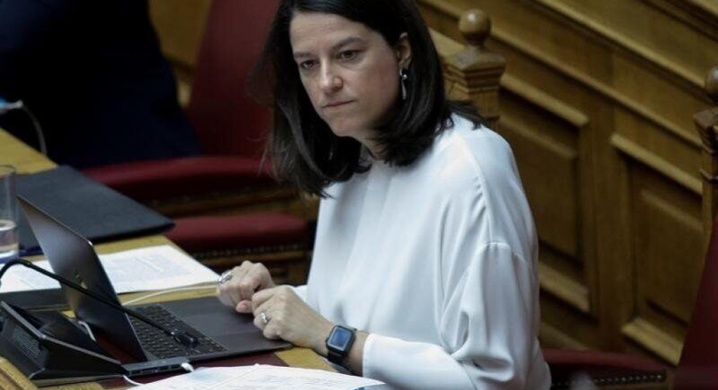 Στη Βουλή ο σχεδιασμός τα μέτρα της κυβέρνησης για το άνοιγμα των σχολείων