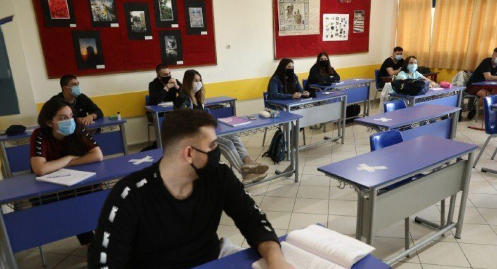 Κεραμέως για μάσκα στα σχολεία: Δεν θα είναι υποχρεωτική στα διαλείμματα -Μόνο στις τάξεις 