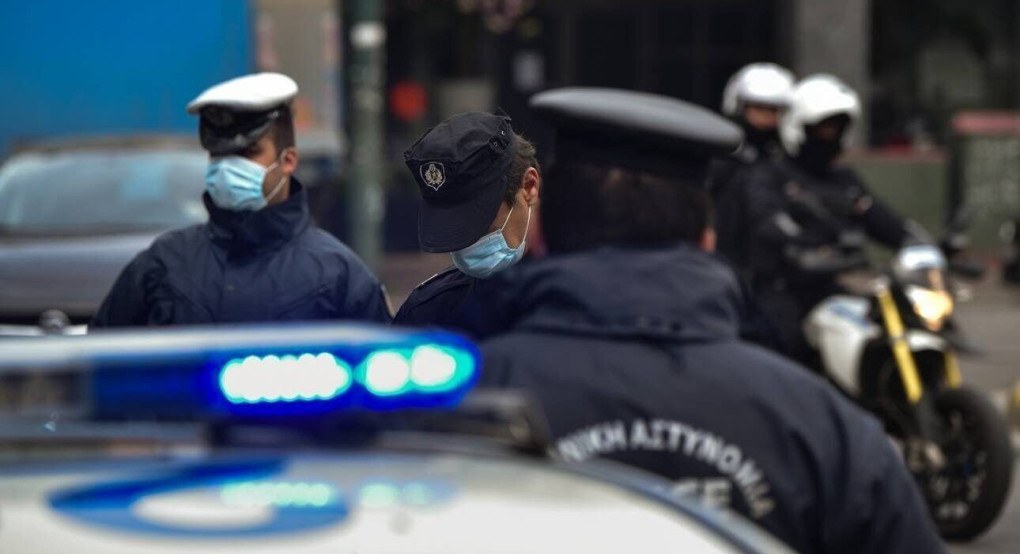 Της άρπαξαν κινητό τηλέφωνο και αυτοκίνητο στο κέντρο της Αθήνας