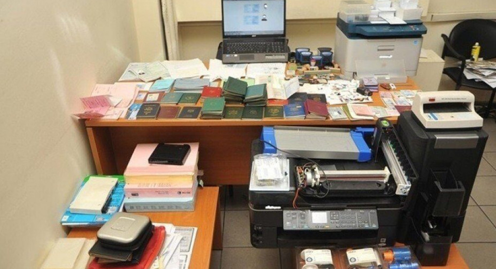 Εξαρθρώθηκε μεγάλο κύκλωμα που χορηγούσε έναντι αμοιβής διπλώματα οδήγησης-πιστοποιητικά 
