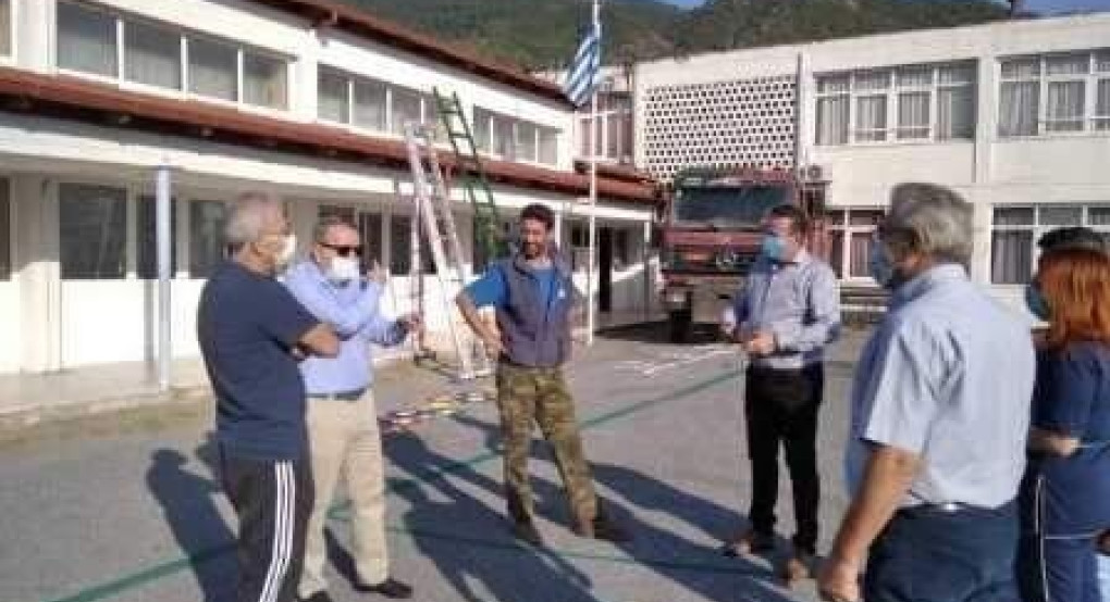 Στους Προμαχους ο Γιώργος Καρασμανης- Έκανε αυτοψία στο Δημοτικό σχολείο 