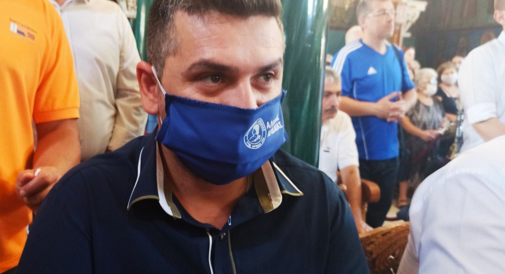 Με μάσκα Αλμωπού ο Αντιδήμαρχος 
