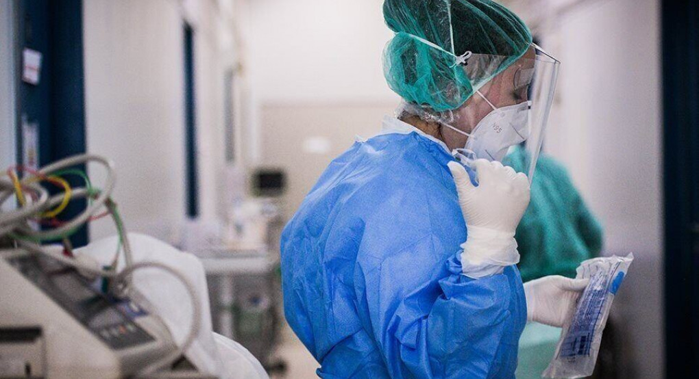 Πάνω από 200 εισαγωγές και διπλασιασμός των διασωληνωμένων σε τρεις εβδομάδες