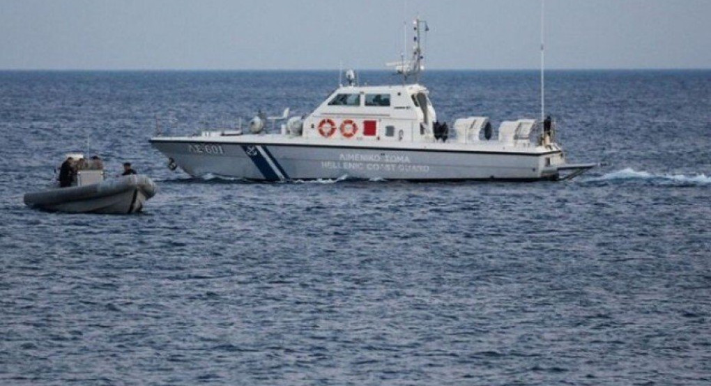 Κρήτη: Δύο άτομα συνελήφησαν από το λιμενικό, ως φερόμενοι διακινητές προσφύγων και μετανστών  