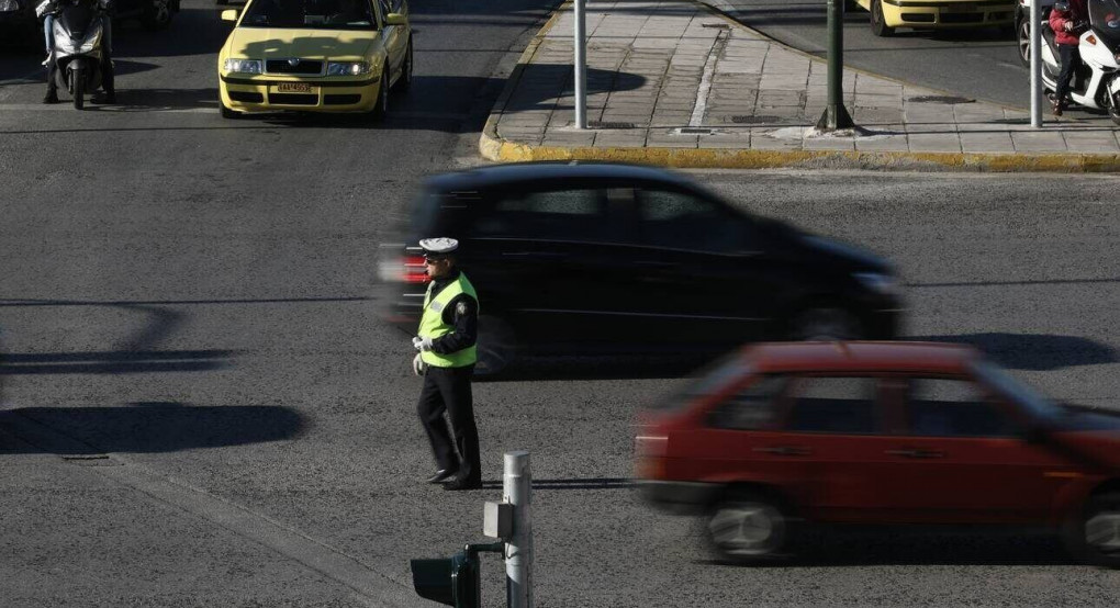 Μαχαίρωσαν 19χρονο για ένα κινητό