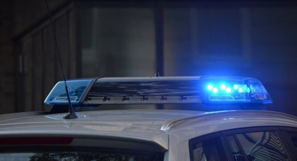 Πήγε με κροτίδες σε φιλικό αγώνα και έσπασε περιπολικό!
