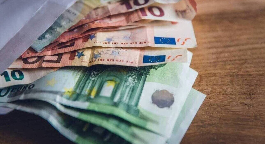 Αναδρομικά: Επισπεύδει τις πληρωμές το υπουργείο - Τα ποσά και οι δικαιούχοι