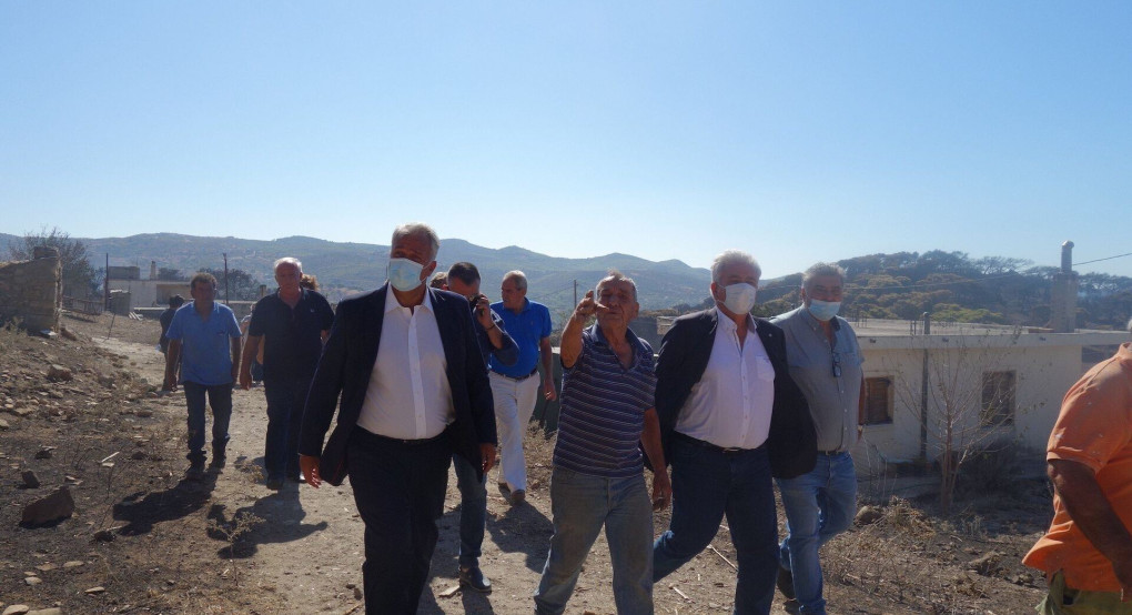 Αυτοψία του ΥπΑΑΤ, Μ. Βορίδη στις περιοχές των Μεσογείων που επλήγησαν από την πυρκαγιά της Τετάρτης