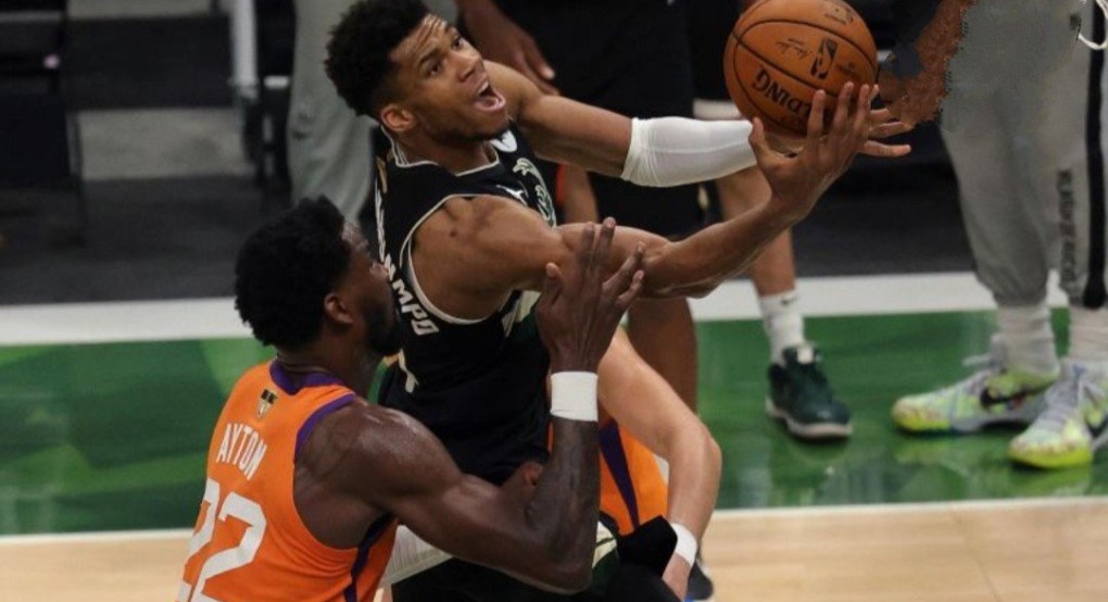 Στην κορυφή του NBA ο Γιάννης Αντετοκουμπο 