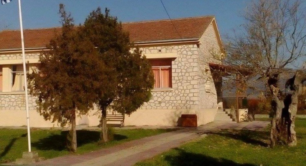 Γυψοχώρι...ώρα μηδέν με το Δημοτικό Σχολείο-Στέλνουν τα παιδιά στο Δροσερό!