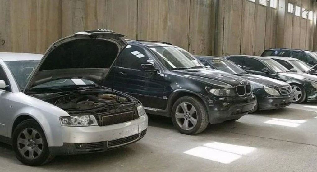 Όποιος προλάβει! Δημοπρασία αυτοκινήτων με τιμές από 400 ευρώ Όποιος προλάβει! Δημοπρασία αυτοκινήτων με τιμές από 400 ευρώ