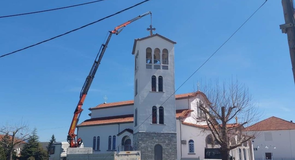 Νέος σταυρός στον Άγιο Αθανάσιο Αψαλου