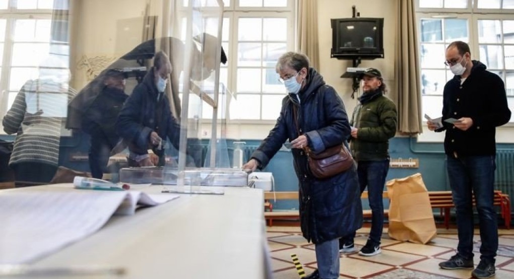 Τι δείχνει η δημοσκόπηση του τηλεοπτικού σταθμού TF1 για τα ποσοστά στον δεύτερο γύρο που θα λάβει ο Μακρόν και η Λεπέν Τι δείχνει η δημοσκόπηση του τηλεοπτικού σταθμού TF1 για τα ποσοστά στον δεύτερο γύρο που θα λάβει ο Μακρόν και η Λεπέν