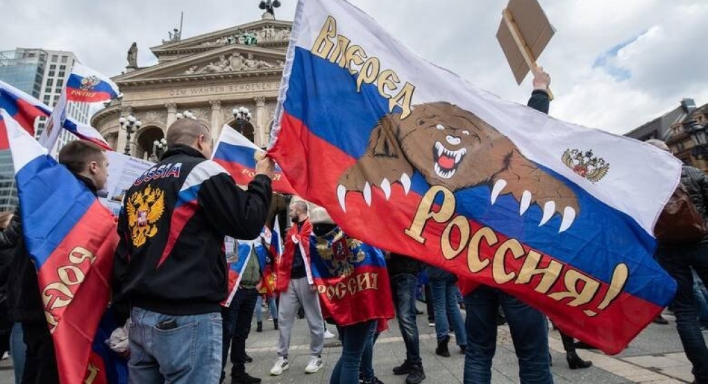 Γερμανία: Διαδηλώσεις υπέρ της Ρωσίας, αλλά και ισχυρές αντισυγκεντρώσεις σε γερμανικές πόλεις