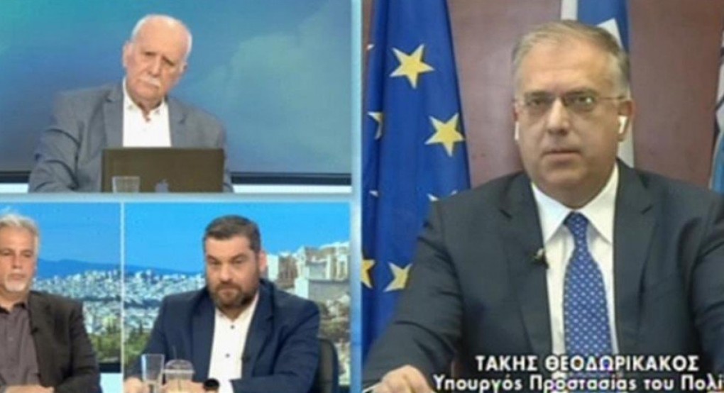 Θεοδωρικάκος: Η Αστυνομία δεν ήταν δυνατόν να υποβάλλει σε έλεγχο και τους 50.000 φιλάθλους Θεοδωρικάκος: Η Αστυνομία δεν ήταν δυνατόν να υποβάλλει σε έλεγχο και τους 50.000 φιλάθλους