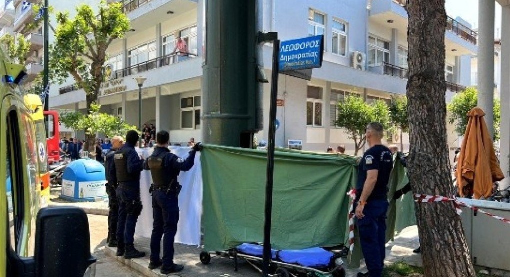 Αλεξανδρούπολη: Άστεγος πήγε να ψάξει τα σκουπίδια και τον διαμέλισε ο ρομποτικός κάδος Αλεξανδρούπολη: Άστεγος πήγε να ψάξει τα σκουπίδια και τον διαμέλισε ο ρομποτικός κάδος