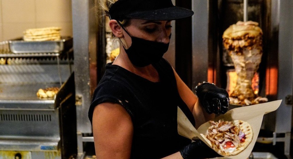 Φτάνει τα 4 ευρώ το... πιτόγυρο στη Θεσσαλονίκη - Τι λένε οι εκτιμήσεις Φτάνει τα 4 ευρώ το... πιτόγυρο στη Θεσσαλονίκη - Τι λένε οι εκτιμήσεις