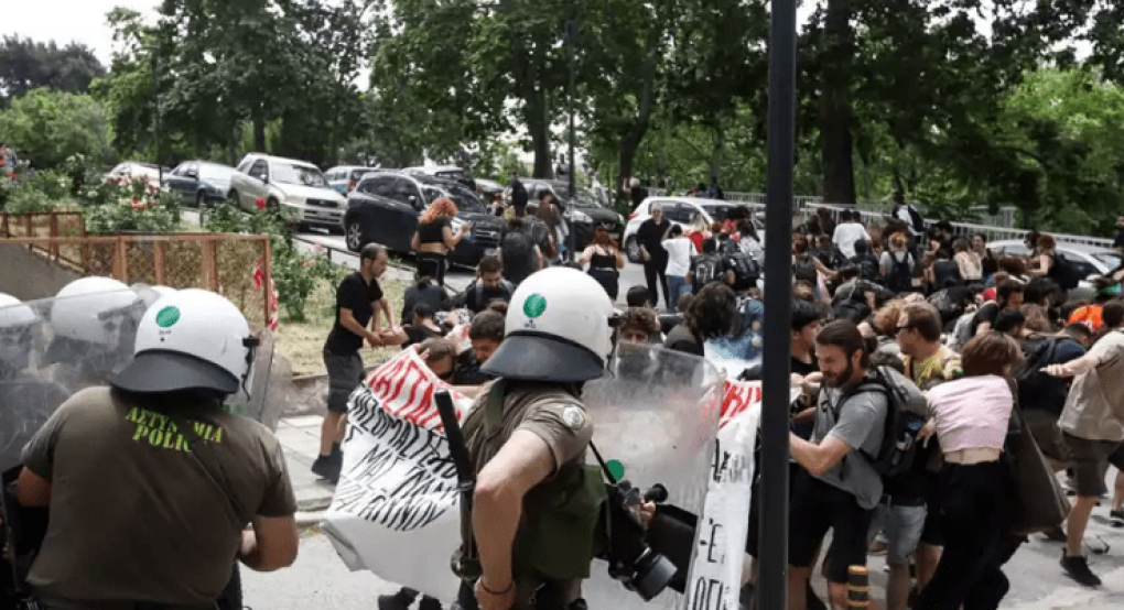 ΠΑΣΟΚ: Καταδικάζουμε τη βία στα Πανεπιστήμια ΠΑΣΟΚ: Καταδικάζουμε τη βία στα Πανεπιστήμια