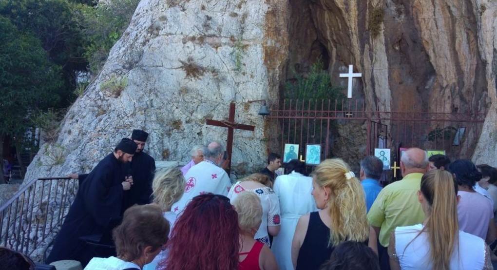 Αγιοι Ισίδωροι στον Λυκαβηττό: Ο μητροπολίτης Αργολίδος καταγγέλλει «ψευδοθαύματα»