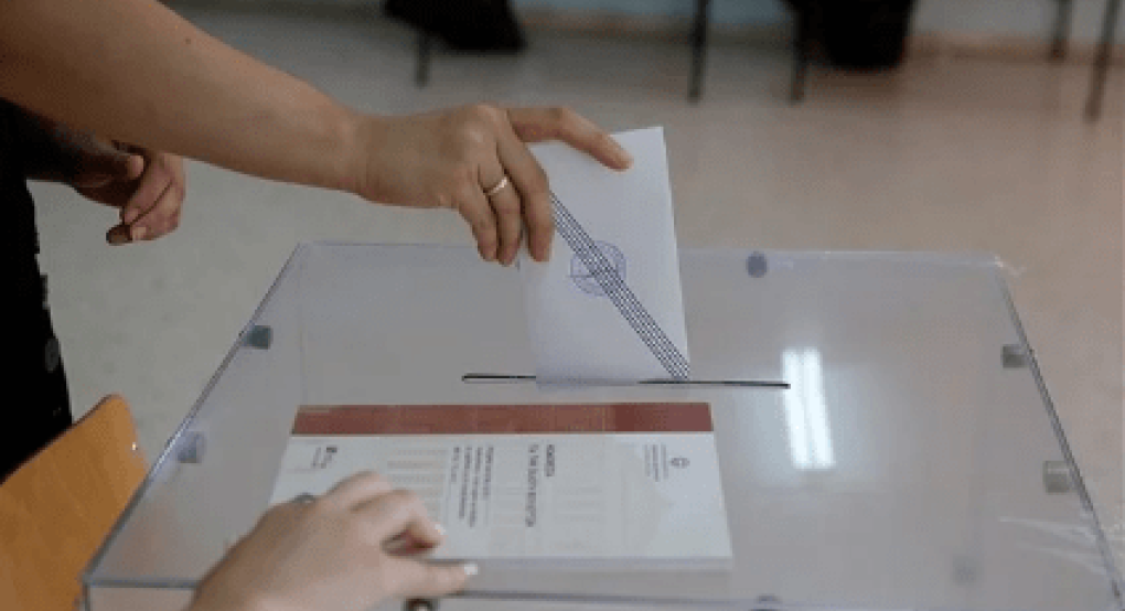 Στο φουλ οι μηχανές στα κόμματα για πρόωρες κάλπες Στο φουλ οι μηχανές στα κόμματα για πρόωρες κάλπες