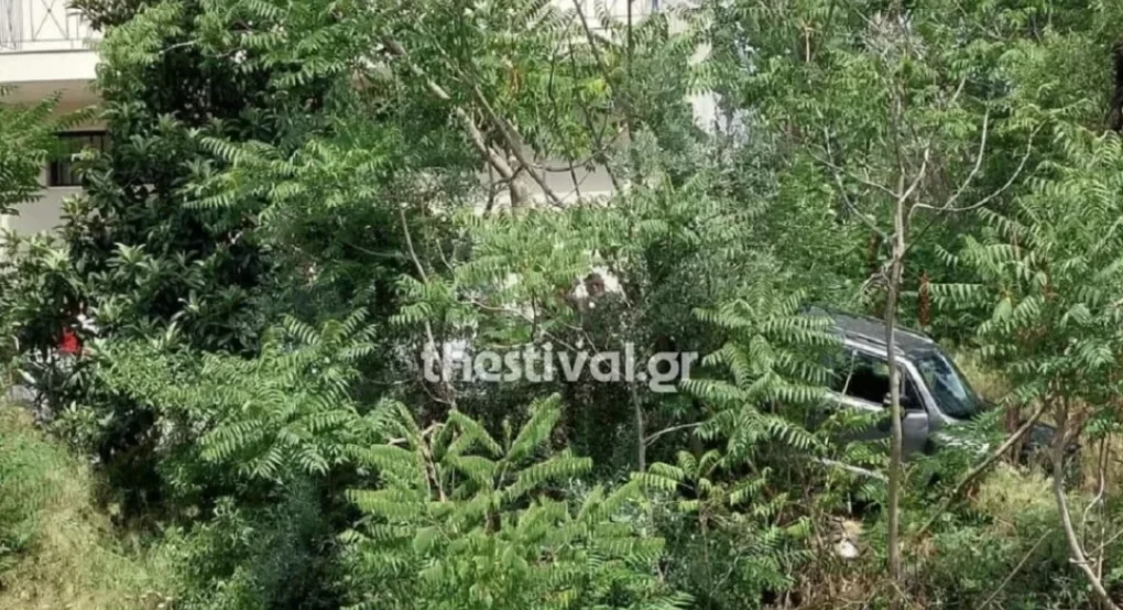 Επεισοδιακή καταδίωξη στη Θεσσαλονίκη - Αυτοκίνητο κατέληξε σε ρέμα