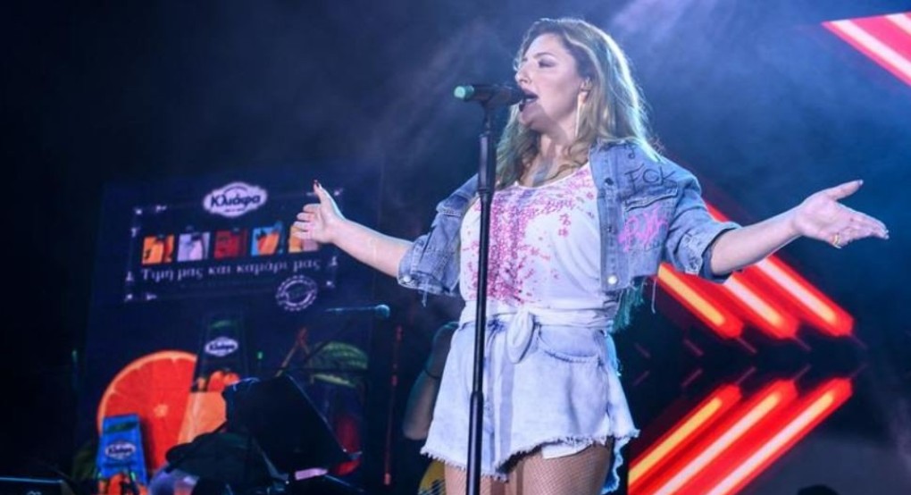 MAD VMA 2022: Μήνυση κατά των διοργανωτών από την Έλενα Παπαρίζου