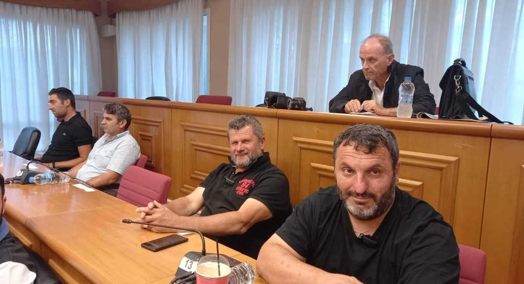 Πρόεδρος Αρχάγγελου: Στο χωριό έχουμε κηδεία, οι αγρότες είναι σε απόγνωση Πρόεδρος Αρχάγγελου: Στο χωριό έχουμε κηδεία, οι αγρότες είναι σε απόγνωση