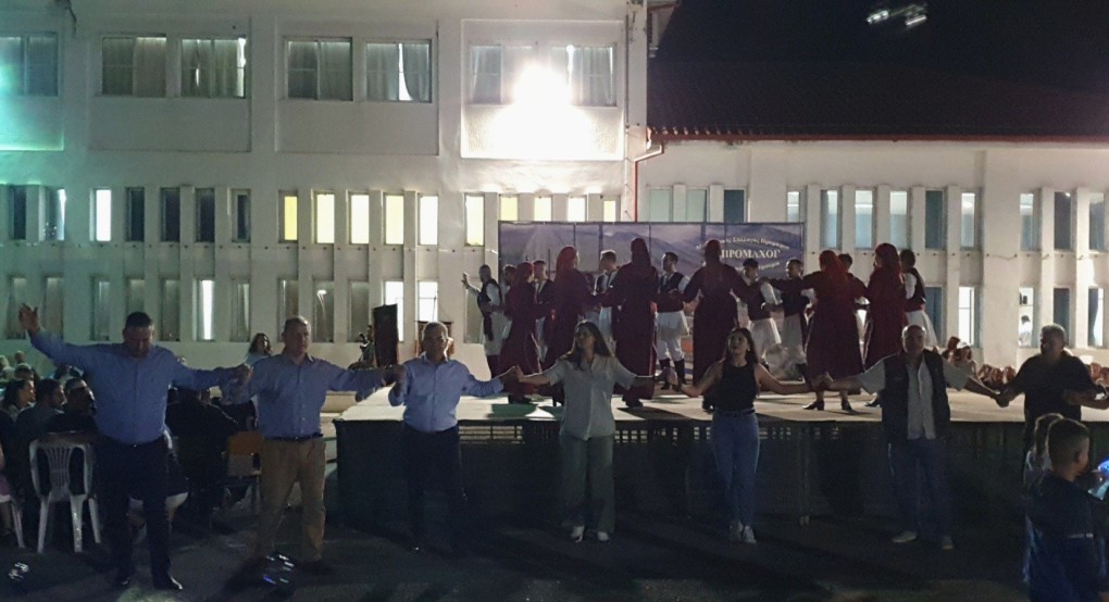 Ο χορός του Δημάρχου Αλμωπίας με τον Διονύση Σταμενίτη