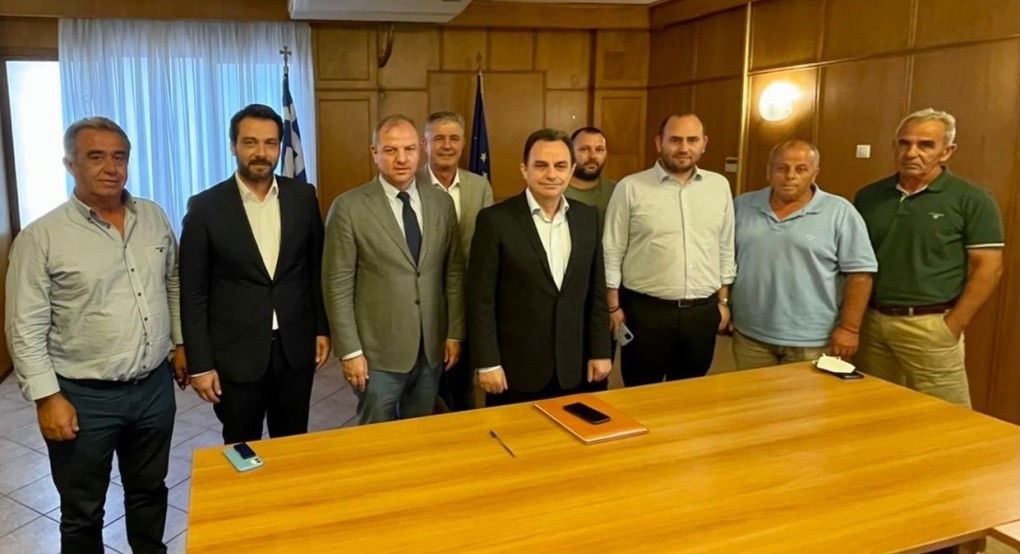 Στον ΥΠΑΑΤ ο Λάκης Βασιλειάδης με τη Διεπαγγελματική Οργάνωση Πυρηνόκαρπων και τον ΣΕΑΣ Πέλλας Στον ΥΠΑΑΤ ο Λάκης Βασιλειάδης με τη Διεπαγγελματική Οργάνωση Πυρηνόκαρπων και τον ΣΕΑΣ Πέλλας