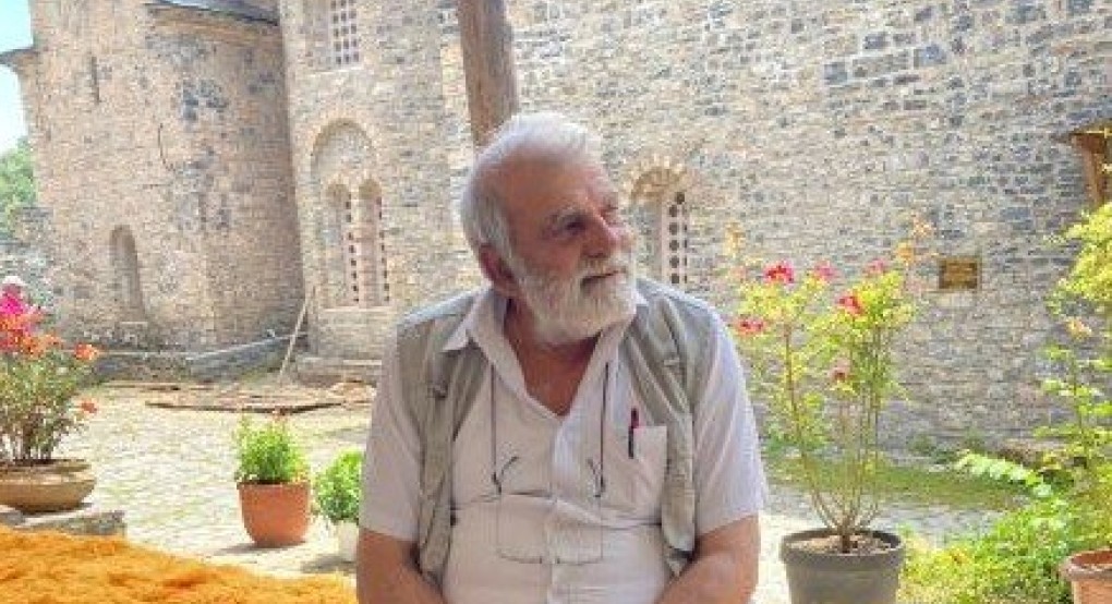 Ο 70χρονος αρχιτέκτονας που αναστήλωσε πάνω από 100 θρησκευτικά μνημεία σε όλη τη χώρα Ο 70χρονος αρχιτέκτονας που αναστήλωσε πάνω από 100 θρησκευτικά μνημεία σε όλη τη χώρα