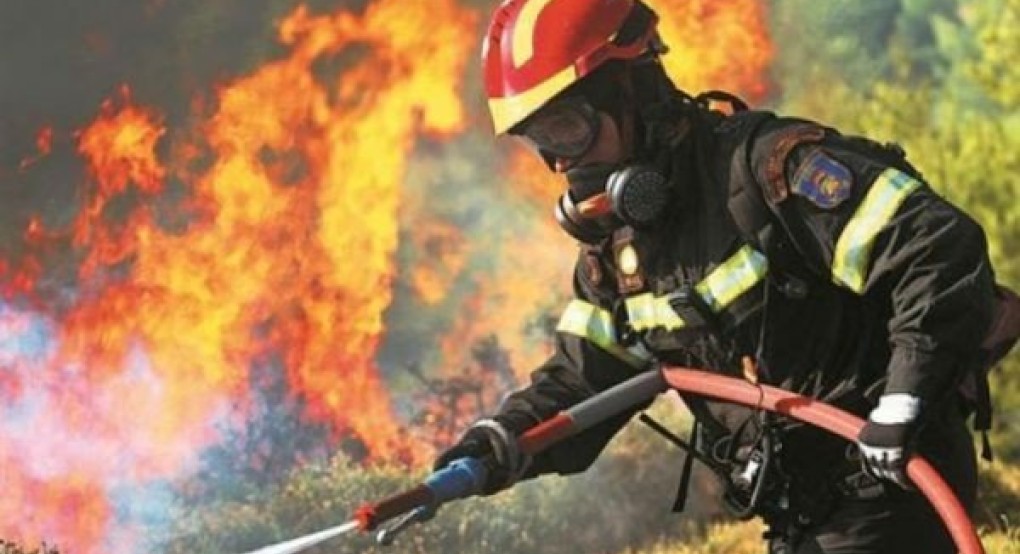 Φωτιά στην Κόνιτσα Ιωαννίνων – Κινητοποιήθηκαν και εναέριες δυνάμεις