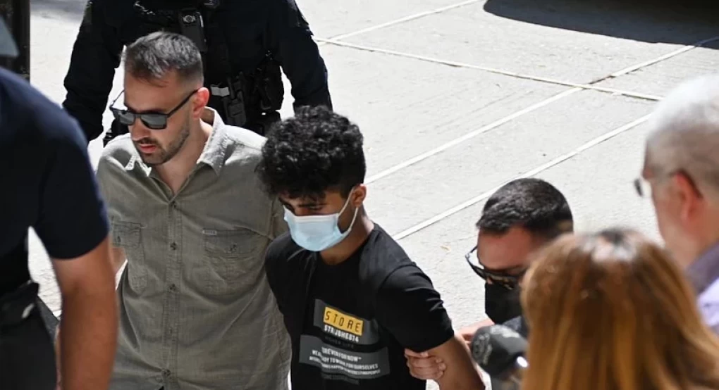 Στον εισαγγελέα ο άντρας που δολοφόνησε την 17χρονη στο Περιστέρι Στον εισαγγελέα ο άντρας που δολοφόνησε την 17χρονη στο Περιστέρι