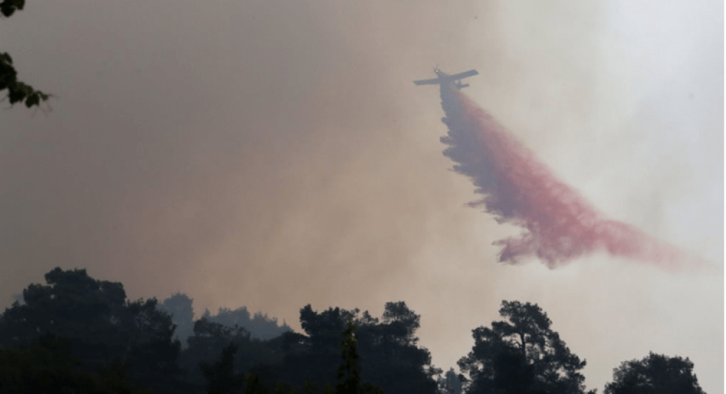 Πυρκαγιές: Σε ύφεση στη Θάσο, οριοθετημένη στη Μεσσηνία