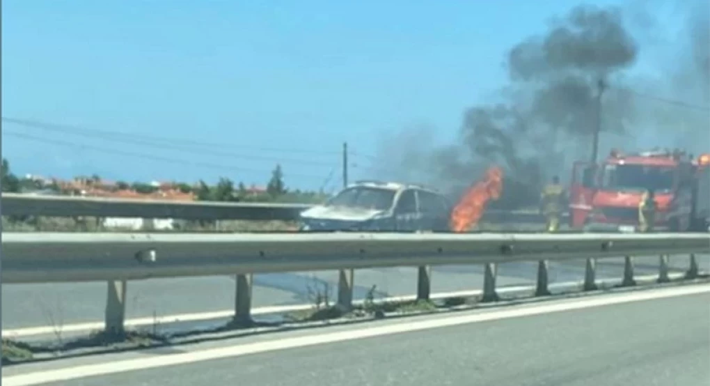 Χαλκιδική: Ουρές χιλιομέτρων στην εθνική οδό μετά από φωτιά σε αυτοκίνητο – Δείτε φωτογραφίες