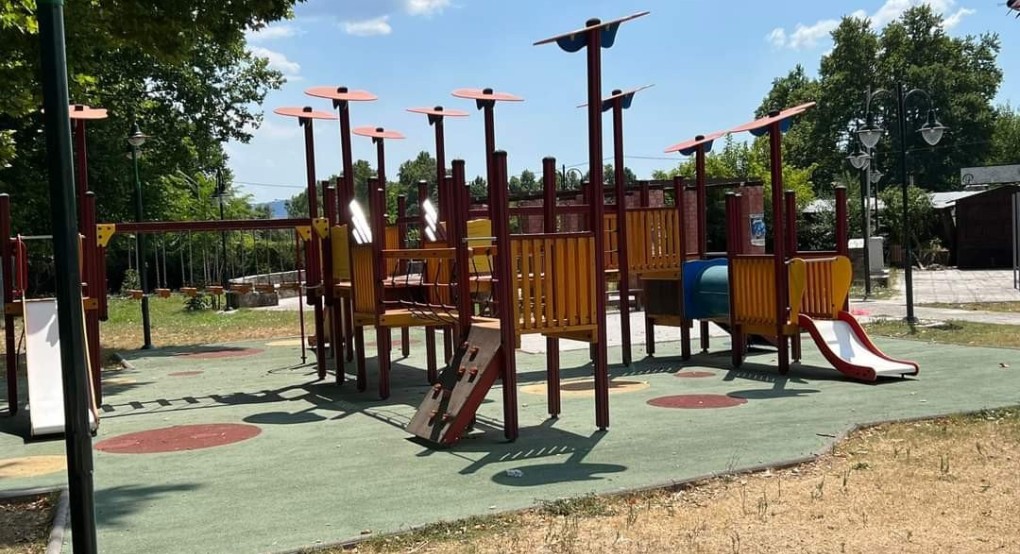 Αριδαία: Ομορφες εικόνες στις παιδικές χαρές Αριδαία: Ομορφες εικόνες στις παιδικές χαρές