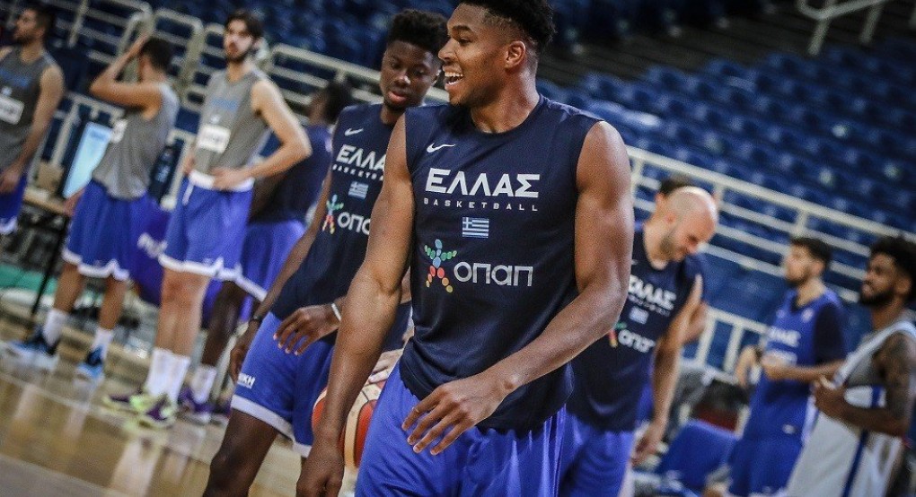 Γιάννης Αντετοκούνμπο: «Είμαι πεινασμένος και θέλω να πετύχω περισσότερα» Γιάννης Αντετοκούνμπο: «Είμαι πεινασμένος και θέλω να πετύχω περισσότερα»