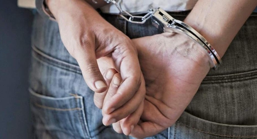 Επιτήδειοι έκλεβαν τουρίστες στους Στύλους του Ολυμπίου Διός Επιτήδειοι έκλεβαν τουρίστες στους Στύλους του Ολυμπίου Διός
