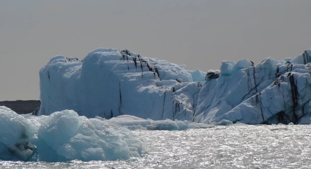 Κλιματική αλλαγή: Σήμα κινδύνου από τους επιστήμονες για τον «παγετώνα της κρίσης» στην Ανταρκτική