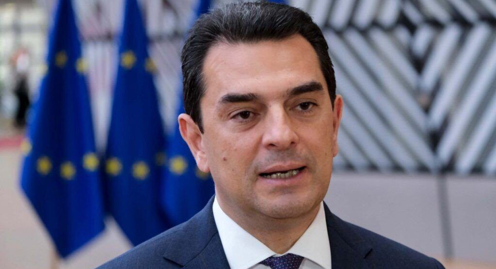 Σκρέκας: «Όσο διαρκεί η κρίση, θα στηρίζουμε νοικοκυριά και επιχειρήσεις»
