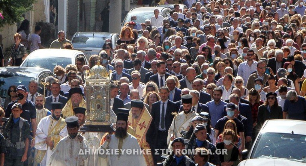 Λαοθάλασσα πιστών υποδέχθηκε την Παναγία Βουλκανιώτισσα στη Μεσσήνη (ΦΩΤΟ)