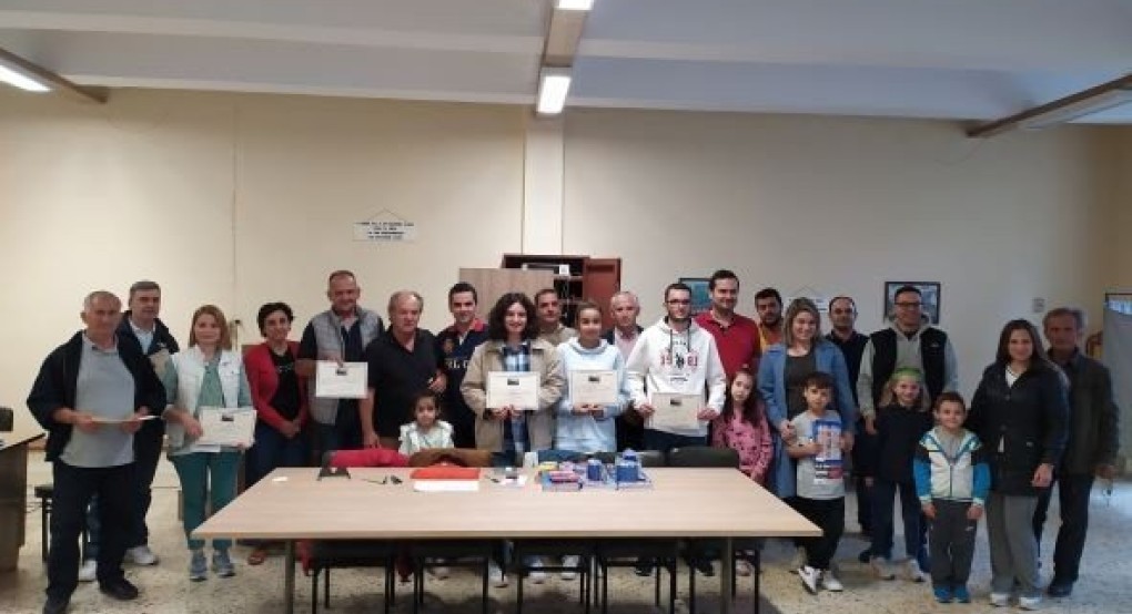 Σύλλογος Γονέων Τριών Τέκνων Επαρχίας Εδέσσης “Οι Τρεις Ιεράρχες”: Βράβευση Φοιτητών Σύλλογος Γονέων Τριών Τέκνων Επαρχίας Εδέσσης “Οι Τρεις Ιεράρχες”: Βράβευση Φοιτητών