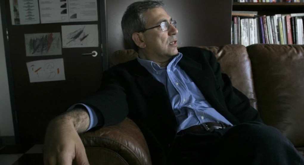 Βέλη Ορχάν Παμούκ κατά του Ερντογάν: «Είναι σε παρακμή, δόξα τω Θεώ πέφτει» Βέλη Ορχάν Παμούκ κατά του Ερντογάν: «Είναι σε παρακμή, δόξα τω Θεώ πέφτει»