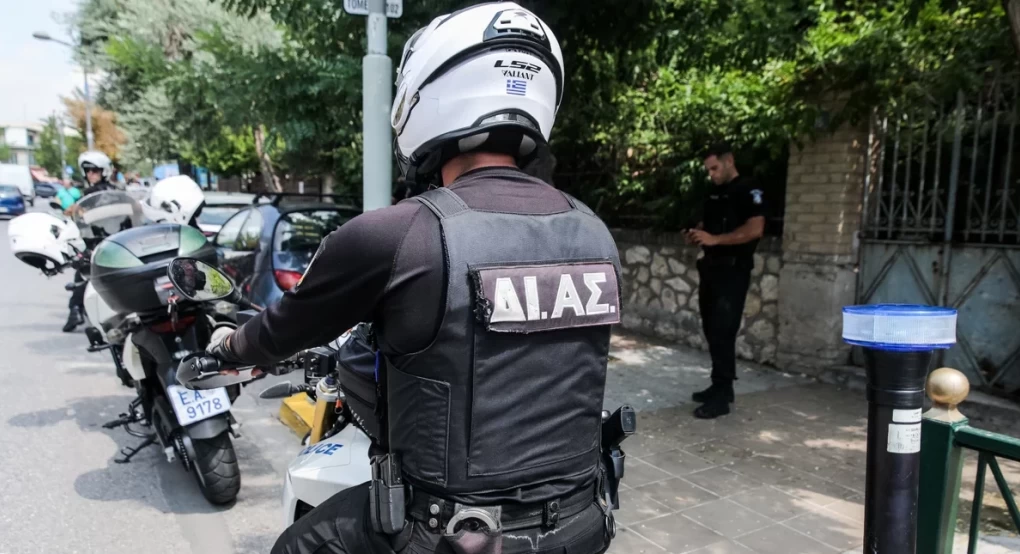 Μενίδι: Δύο αστυνομικοί στο νοσοκομείο -ΙΧ εμβόλισε τη μοτοσικλέτα τους Μενίδι: Δύο αστυνομικοί στο νοσοκομείο -ΙΧ εμβόλισε τη μοτοσικλέτα τους