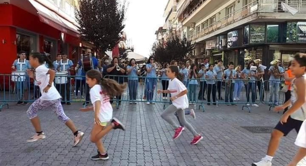 Μεγάλη συμμετοχή στο δρόμο θυσίας Μεγάλη συμμετοχή στο δρόμο θυσίας