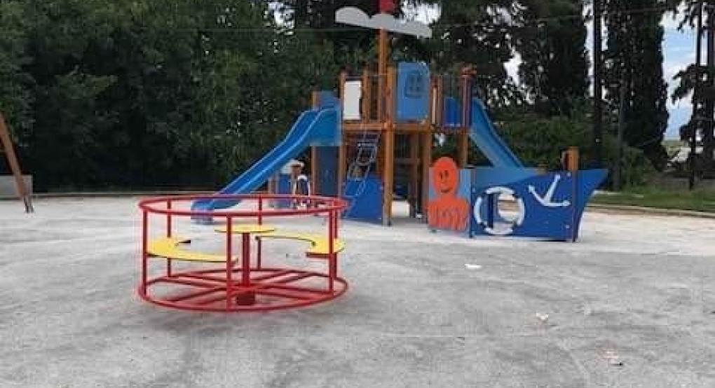 Μια νέα σύγχρονη παιδική χαρά στα Γιαννιτσά Μια νέα σύγχρονη παιδική χαρά στα Γιαννιτσά