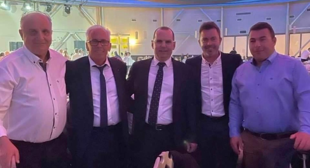 "Μέλι" του Δημάρχου Έδεσσας για τον Φίλιππο Γκιούρο "Μέλι" του Δημάρχου Έδεσσας για τον Φίλιππο Γκιούρο
