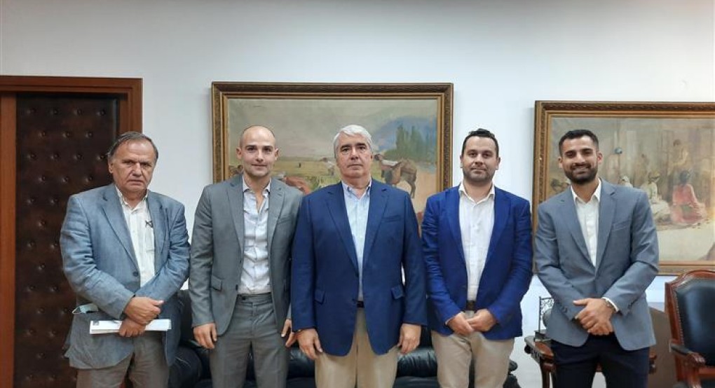 Συνάντηση Σ.Κεδίκογλου με την Πανελλήνια Ένωση Μικρομεσαίων Ιχθυοκαλλιεργητών Συνάντηση Σ.Κεδίκογλου με την Πανελλήνια Ένωση Μικρομεσαίων Ιχθυοκαλλιεργητών