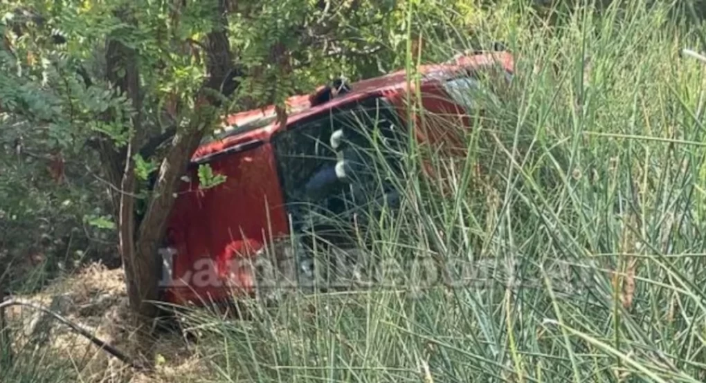 Λαμία: Οικογένεια έπεσε σε γκρεμό με ΙΧ -Τους έσωσε ένα δέντρο